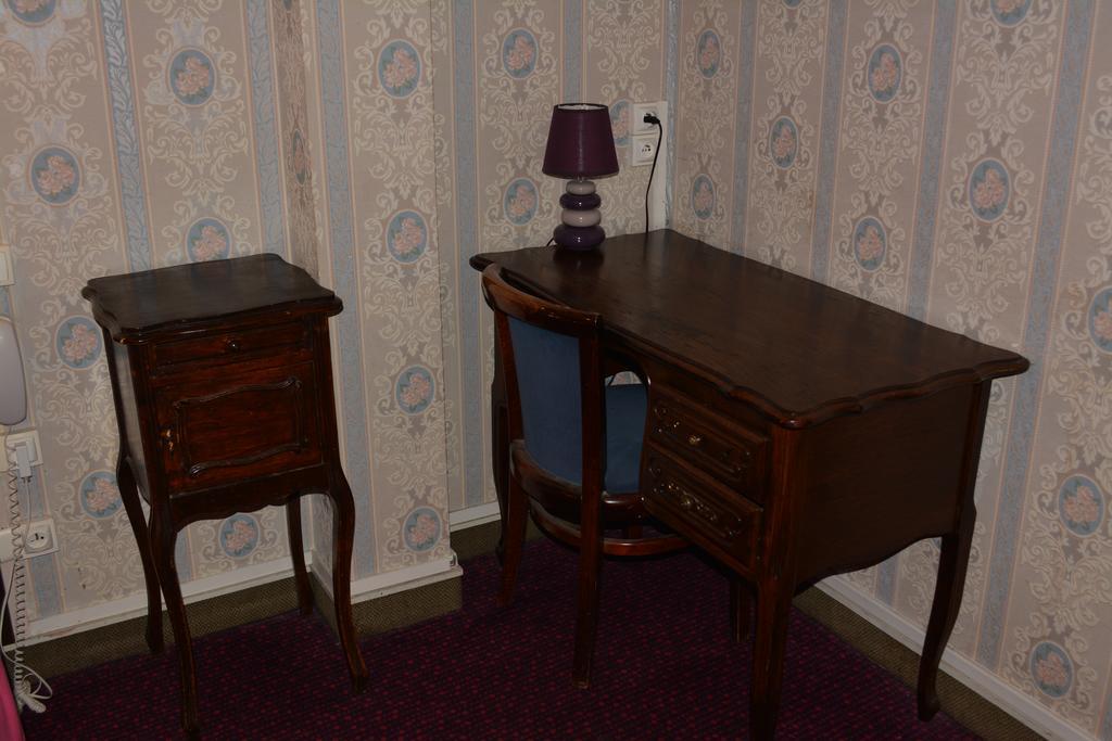 Stanislas Sans Ascenseur Hotel Parigi